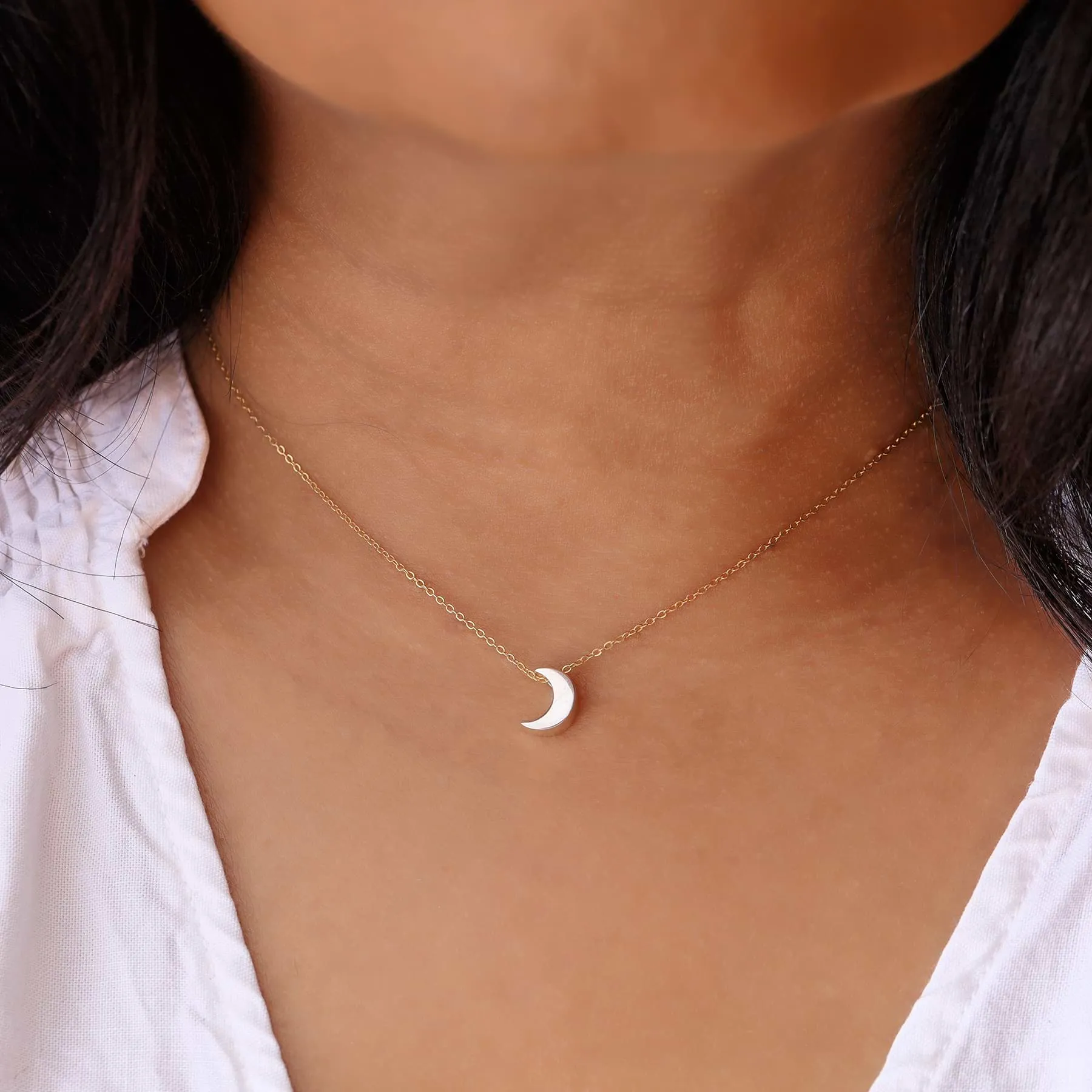 Gliding Moon - Crescent Moon Silver Necklace